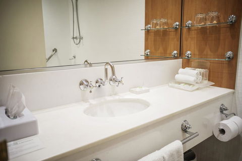 Sydney Harbour Hotel - Local Tourism 24