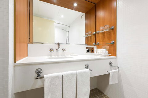 Sydney Harbour Hotel - Local Tourism 6