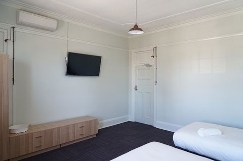 Rosehill Hotel - Accommodation Australia 4