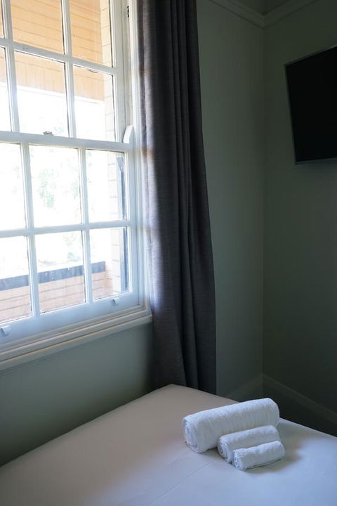 Rosehill Hotel - Accommodation Australia 24