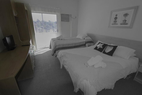 Rest Easy Motel - Local Tourism 22