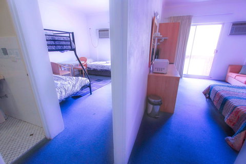 Rest Easy Motel - Local Tourism 14