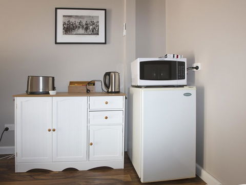 Pound Creek Gallery - Local Tourism 11