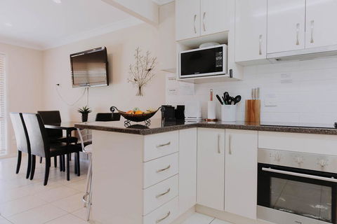 Central Wagga Self Catering Apartment - Accommodation Australia 8