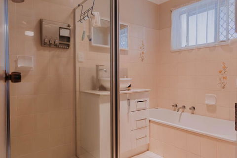 Central Wagga Self Catering Apartment - Accommodation Australia 11