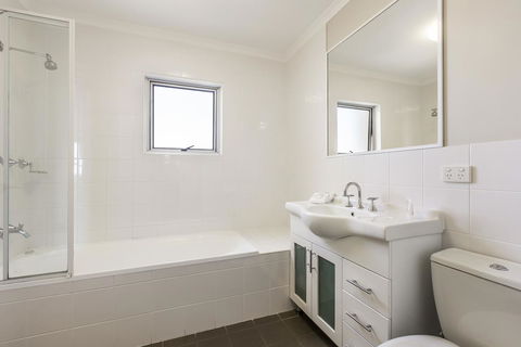 Quest Wollongong - Local Tourism 15