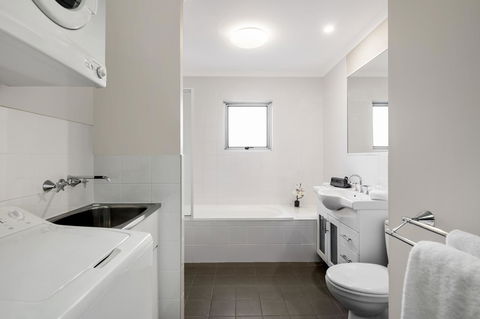 Quest Wollongong - Local Tourism 1