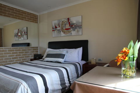 Grand Manor Motor Inn - Accommodation Australia 4