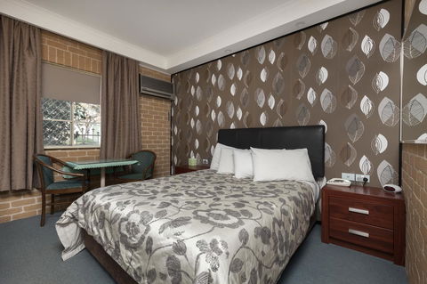 Grand Manor Motor Inn - Accommodation Australia 0