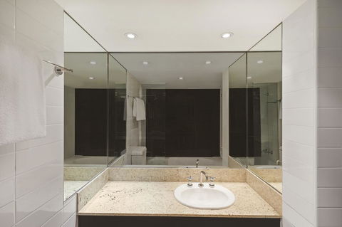 Adina Apartment Hotel Sydney Surry Hills - Australia Shopping 9