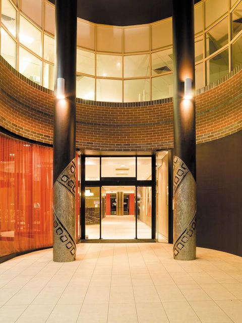 Adina Apartment Hotel Sydney Surry Hills - Australia Shopping 3