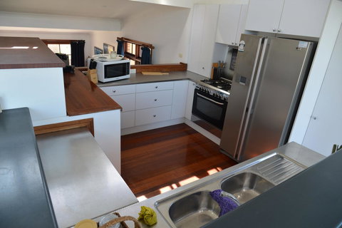 The Boat House - Accommodation Australia 14