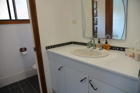 The Boat House - Accommodation Australia 22