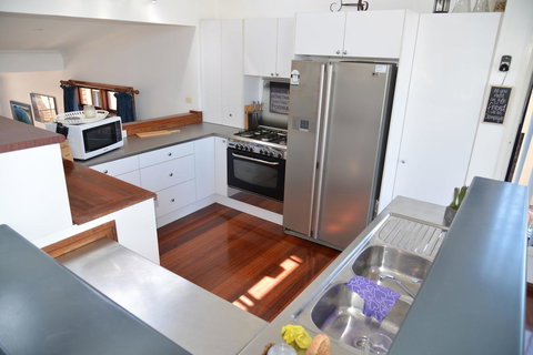 The Boat House - Accommodation Australia 5