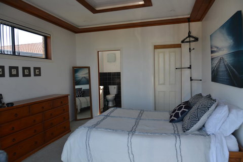 The Boat House - Accommodation Australia 7