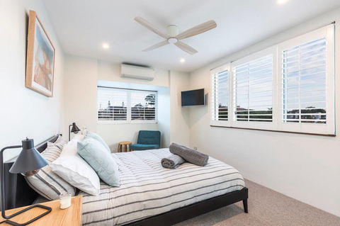 Nobbs Â· Executive 2 Storey Sydney Apartment With Pool - Local Tourism 6