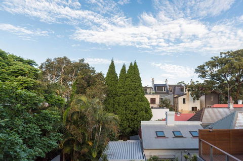 Nobbs Â· Executive 2 Storey Sydney Apartment With Pool - Local Tourism 17