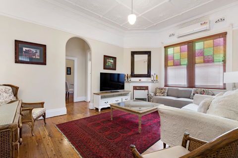 Drummoyne 3 Bedroom Home (62ALE) - Local Tourism 1