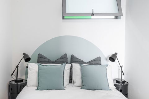 Large Light Luxe 3BDR 2BA Free Parking - Walk To Sydney Uni And RPA - Accommodation Australia 10