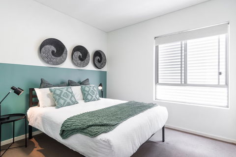 Large Light Luxe 3BDR 2BA Free Parking - Walk To Sydney Uni And RPA - Accommodation Australia 6