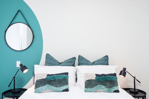 Large Light Luxe 3BDR 2BA Free Parking - Walk To Sydney Uni And RPA - Accommodation Australia 9