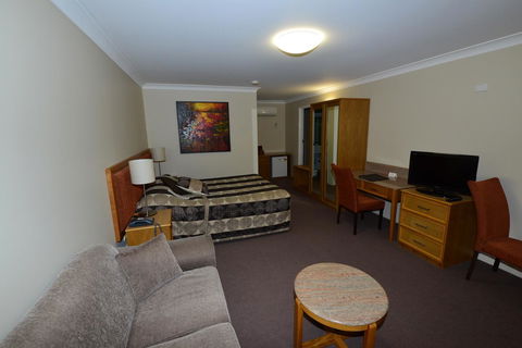 Winning Post Motor Inn - Accommodation Australia 21