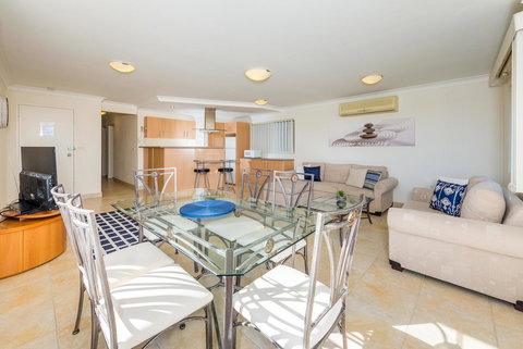 Ronald Avenue 1/65 - Shoal Bay - Local Tourism 4