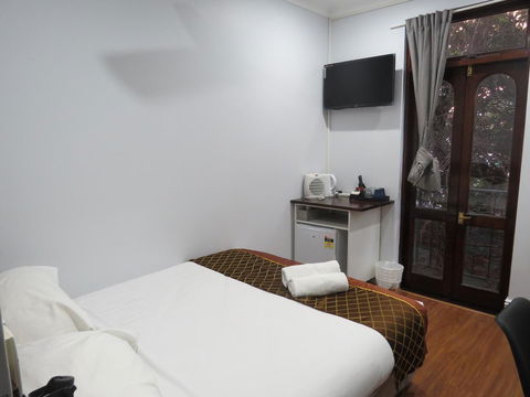 Newtown Cozy Stays - Local Tourism 32