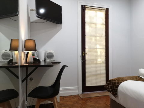 Newtown Cozy Stays - Local Tourism 35