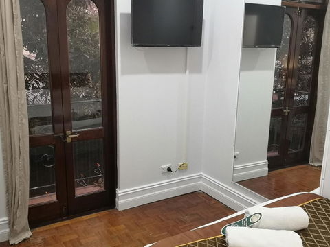 Newtown Cozy Stays - Local Tourism 33