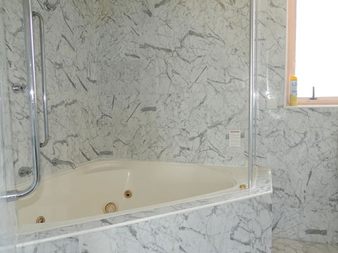 Charlesworth Bay Beach Resort - Bed n Breakfasts 5
