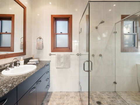 The Beach House Terrigal - Accommodation Australia 11