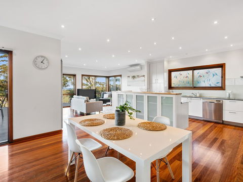 The Beach House Terrigal - Accommodation Australia 4