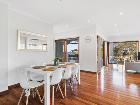The Beach House Terrigal - Accommodation Australia 3