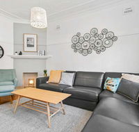 Seaspray - Manly beach apartment close to the sand - Local Tourism