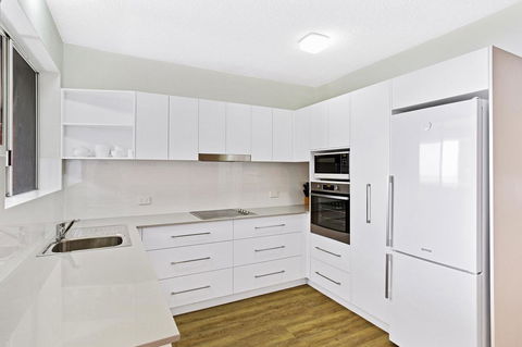 Victoria Parade, Kiah, Unit 10, 53 - Accommodation Australia 4
