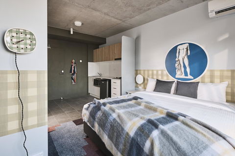 The Collectionist Newtown - Accommodation Australia 34