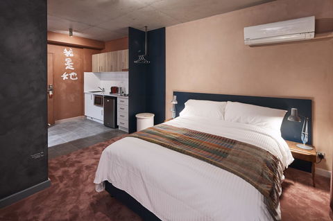 The Collectionist Newtown - Accommodation Australia 25