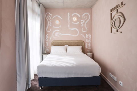 The Collectionist Newtown - Accommodation Australia 23