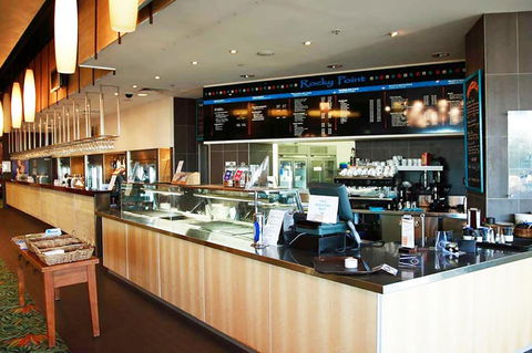 BASE Holidays - Ettalong Beach Premium Apartments - Accommodation Australia 2