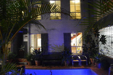 Newtown Backpackers - Local Tourism 21