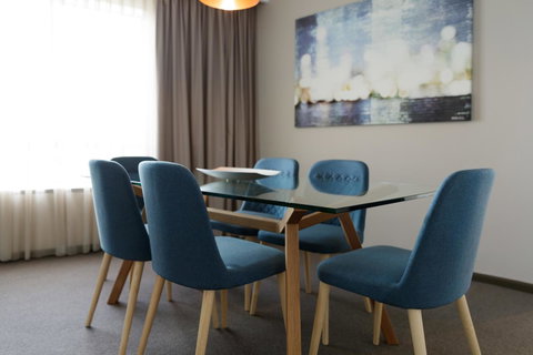 Rydges Parramatta - Bed n Breakfasts 9