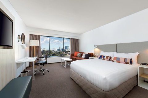 Rydges Parramatta - Bed n Breakfasts 11