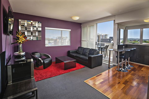 Honeysuckle Executive Apartments - Local Tourism 14