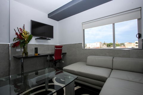 Honeysuckle Executive Apartments - Local Tourism 17