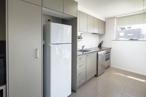 Honeysuckle Executive Apartments - Local Tourism 5