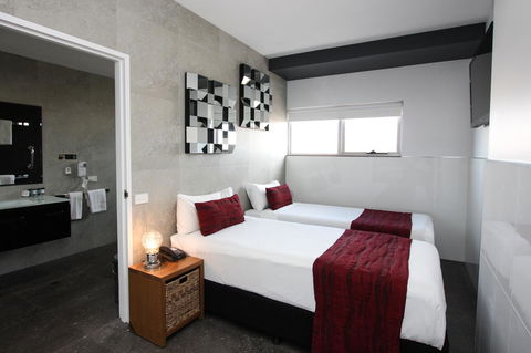 Honeysuckle Executive Apartments - Local Tourism 2