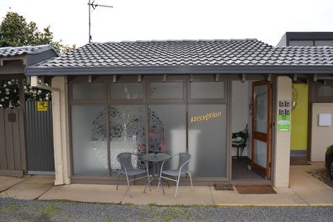 The Apple Inn - Australia Shopping 41