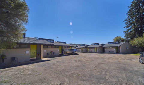 The Apple Inn - Australia Shopping 7