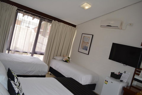 The Apple Inn - Australia Shopping 18